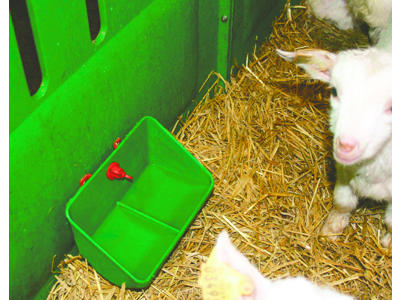 Monteringsbeslag til pattegrisetrug