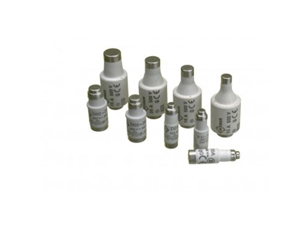 Sikringer, mellem - D02